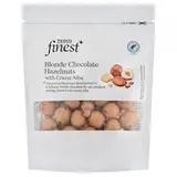 Finest Karamelizované lieskové oriešky jadrá v bielej čokoláde s kakaovými kúskami 150 g