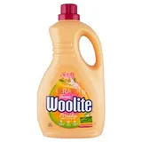 Woolite Keratin Therapy Fruity tekutý prací prípravok s keratínom 45 praní 2,7 l