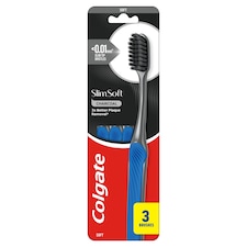 <p>Zubná kefka Colgate Slim Soft Charcoal mäkká 3 ks</p>